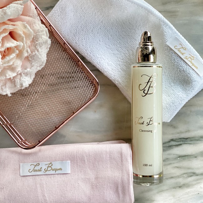 SARAH BECQUER CLEANSING OIL...